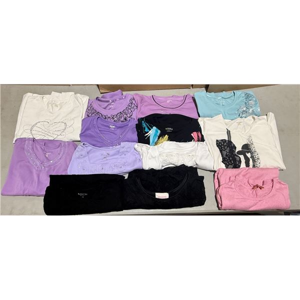 Assorted Women's Clothing (Tops & Bottoms)