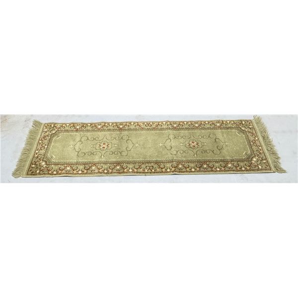 Vintage Cute Size Table Runner