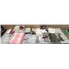 Image 1 : Vintage Linens & Needlepoint Pillow