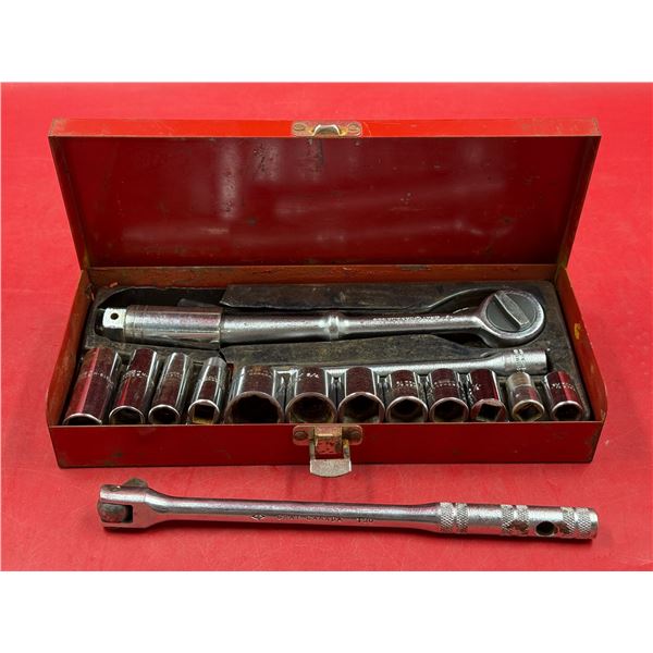 Gray Tools: Ratchet Set With Sockets & Flex Head Drive