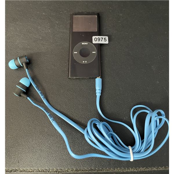 Apple iPod Nano (2nd Gen) Model: A1199 - 8GB - Used/Works/Factory Reset (With Headphones)