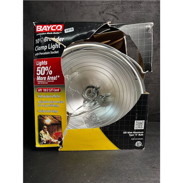 Bayco 10 1/2inch Brooder Clamp Light with 6ft Cord - New DMG Box