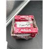 Image 2 : Halls Cherry Flavour Throat Lozenges 17 Packs x 9 Pieces Each