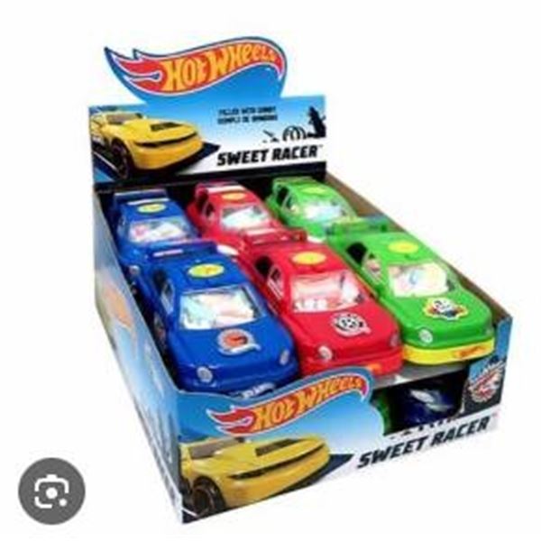 Hot Wheels Formula 1 Racer Toy Set with Candy, 12x7g