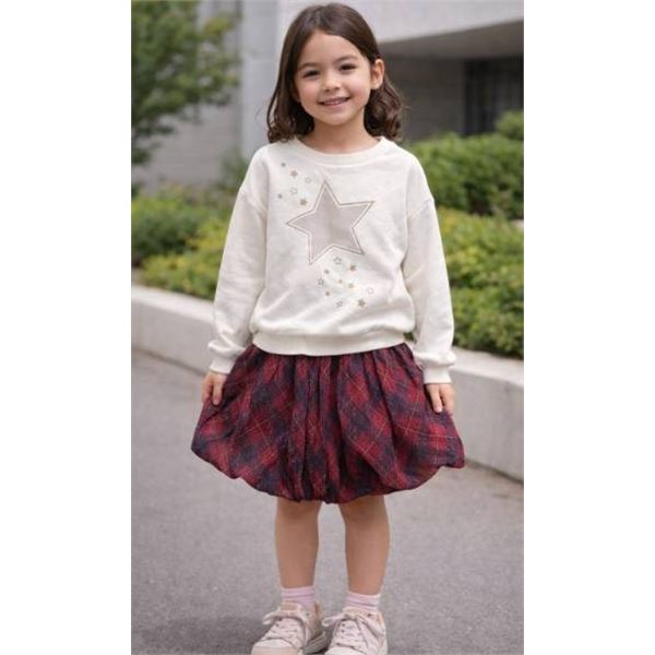 Two-Piece Girls’ Outfit Featuring Star Design and Plaid Skirt