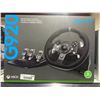 Image 2 : Logitech G920 Driving Force Racing Wheel and Floor Pedals, Real Force Feedback, Stainless Steel Padd