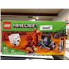 Image 2 : LEGO Set 21255 Minecraft The Nether Portal Ambush with 352 Pieces