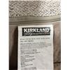 Image 3 : Kirkland Signature 32″ X 42″ Channeled Bolster Pet Bed