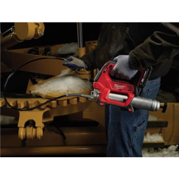 Milwaukee Tool M18 18V Li-Ion Cordless 2-Speed Grease Gun (Tool Only)
