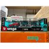 Image 2 : Burago F1W15 1:43 Scale Racing Garage Set with Mercedes AMG