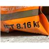 Image 3 : Kirkland Nature’s Domain Salmon and Sweet Potato Formula Cat Food, 8.16 kg
