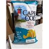 Image 3 : Cape Cod Kettle Cooked Potato Chips, Sea Salt & Vinegar, 12 x 220g Bags