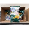 Image 2 : Cape Cod Sweet & Spicy Jalapeno Kettle Cooked Chips, 220g Bags (11 Units)