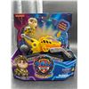 Image 2 : PAW Patrol: The Mighty Movie, Construction Toy Truck with Rubble Mighty Pups Action Figure, Lights a