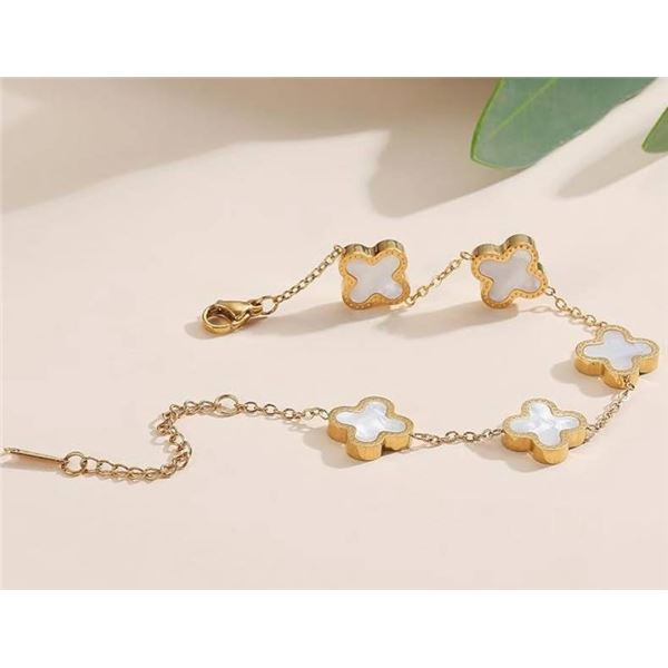 Gold Palted Bracelet With Five Mother-of-Pearl Clover Motif Links