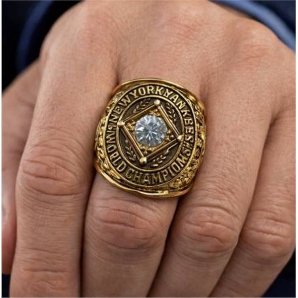 1952 New York Yankees World Champions Replica Ring with Diamond Centerpiece
