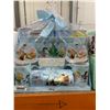 Image 2 : Peanuts Themed 536g Chocolate and Mug Gift Set