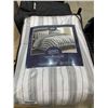 Image 2 : Comfy Bamboo World Graham Comforter Set, King, 7 Pieces