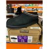 Image 2 : Kirkland Signature Unisex Shearling Slipper in Black, Size 10/11