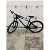 Image 2 : Black Northrock Mountain Bike With Front Suspension and 21-Speed Drivetrain