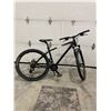 Image 3 : Black Northrock Mountain Bike With Front Suspension and 21-Speed Drivetrain