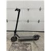 Image 2 : Electric Scooter With Foldable Design and Rear Suspension System