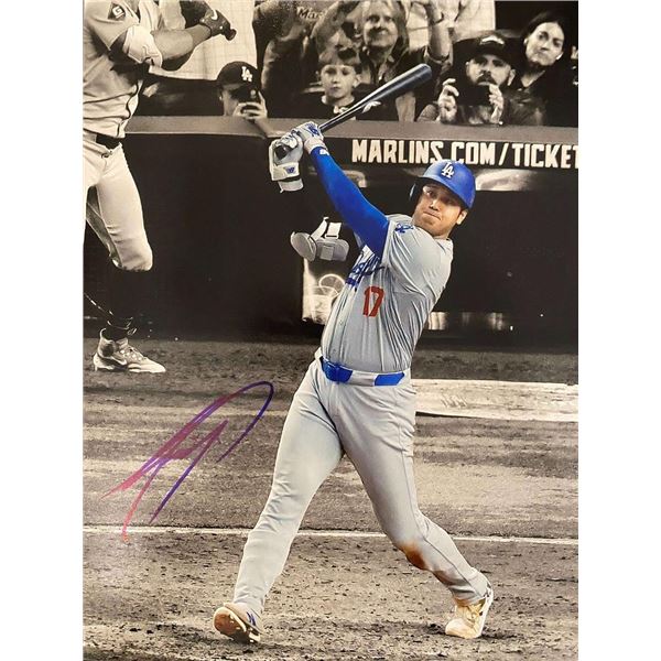 Los Angeles Dodgers Shohei Ohtani signed photo