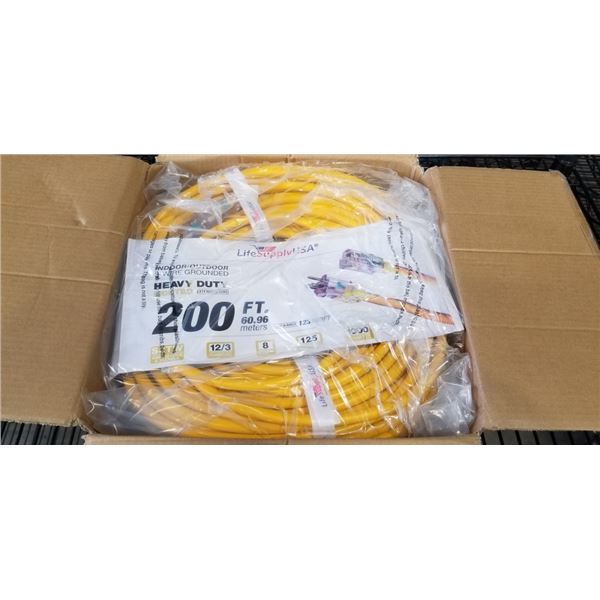 AS NEW INDOOR /OUTDOOR WIRED GROUNED 200FT 12AWG 8 AMP 125 VOLTS 1000WATS EXTENTION CORD