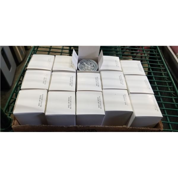 TRAY OF NEW 3000K LED LAMPS 3PD9