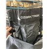 Image 3 : OZARK TRAILS CAMP CHAIR AND 2 LIFE JACKETS