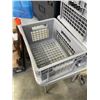 Image 3 : STACKING CRATES AND STORAGE BOXES