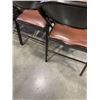Image 4 : 5 BROWN LEATHER AND METAL FOLDING CHAIRS