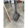 Image 3 : SHOVEL AND SLEDGE HAMMER