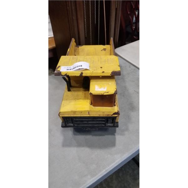 VINTAGE TONKA DUMP TRUCK
