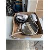 Image 1 : LOT OF CIRCULON FRYING PANS AND ELECTRIC KETTLE