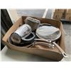 Image 3 : LOT OF CIRCULON FRYING PANS AND ELECTRIC KETTLE