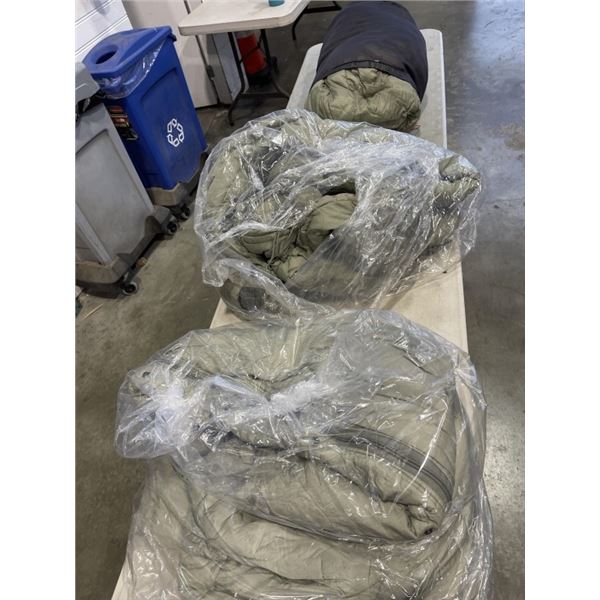 2 MODULAR SLEEPING BAGS INTERMEDIATE COLD, GOOD CLEAN CONDITION  IN TOTE