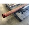 Image 2 : 32 INCH ALUMINUM HYDRAULIC CYLINDR AND 58 INCH RED METAL HYDRAULIC