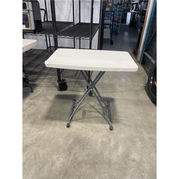 SMALL FOLDING PLASTIC TABLE