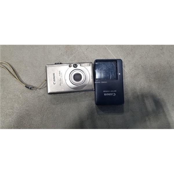 CANON DIGITAL CAMERA W/ BATTERY AND CHARGER, SD CARD - WORKING