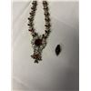 Image 3 : VINTAGE RED AND WHITE STONES NECKLACE