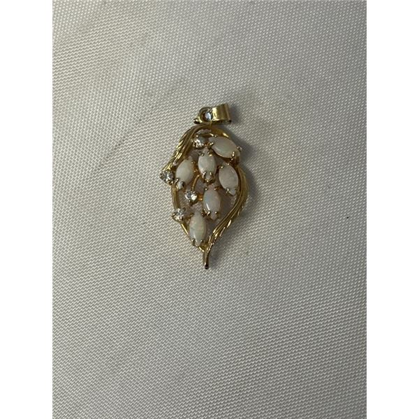 GOLD LAYERED STERLING SILVER W/ AUSTRAILIAN OPAL STONES PENDANT, MARKED 925