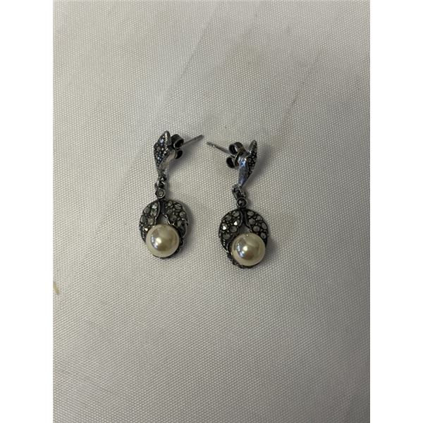 VINTAGE PAIR OF STERLING SILVER W/ PEARLS ANDF MAKESITE STONES EARRINGS EACH MARKED 925 AND DESIGNER