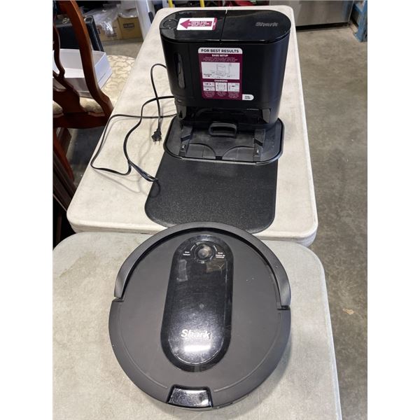 SHARK ROBOT VACUUM