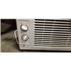 Image 2 : MAINSTAYS WINDOW 5000 BTU AIR CONDITIONER - WORKING