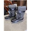 Image 1 : NEW PAIR OF MENS SIZE 11 BOOTS