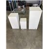 Image 1 : SET OF 3 PEDESTAL DISPLAY STANDS