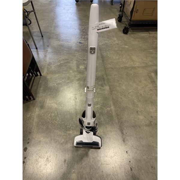 EUREKA LIGHTSPEED 2-IN-1 CORDLESS VACUUM WITH CHARGING DOCK WORKING