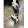 Image 2 : EUREKA LIGHTSPEED 2-IN-1 CORDLESS VACUUM WITH CHARGING DOCK WORKING