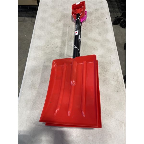 3 NEW PLASTIC SHOVELS